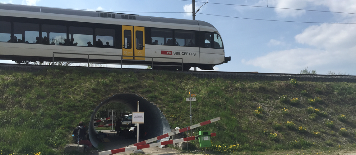 Loading behaviour of an underpass